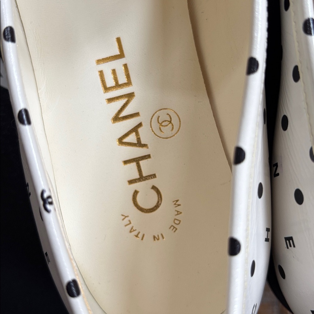 Chanel ICONIC White Polka Dot Women’s Loafers - Picture 2 of 6